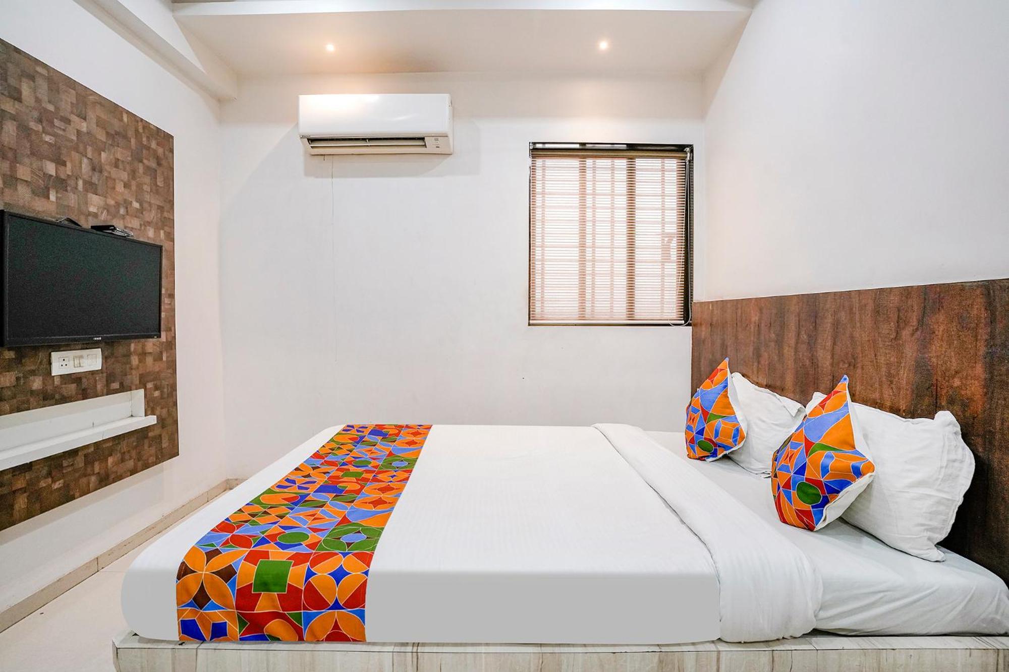 Fabhotel Krishna Inn Kashele Ngoại thất bức ảnh