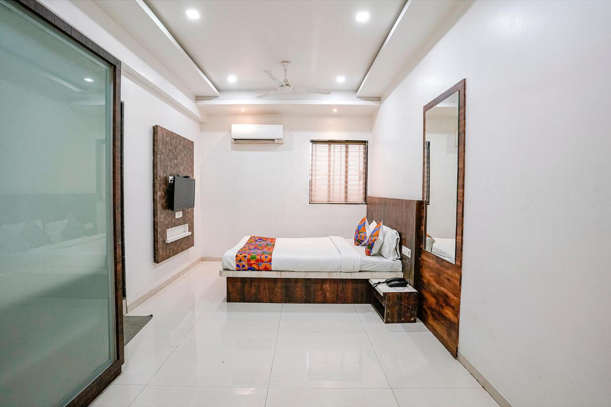 Fabhotel Krishna Inn Kashele Ngoại thất bức ảnh