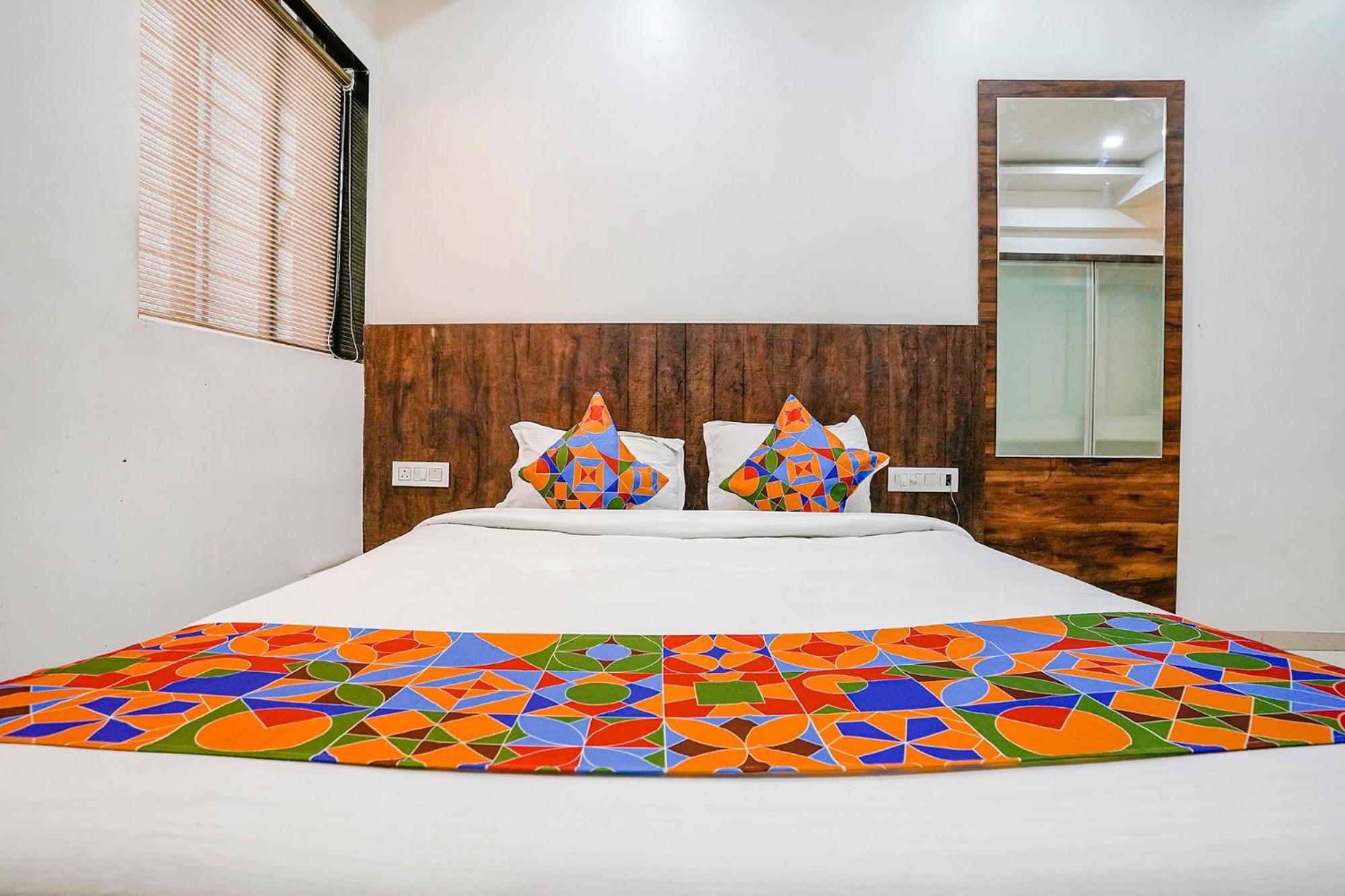 Fabhotel Krishna Inn Kashele Ngoại thất bức ảnh