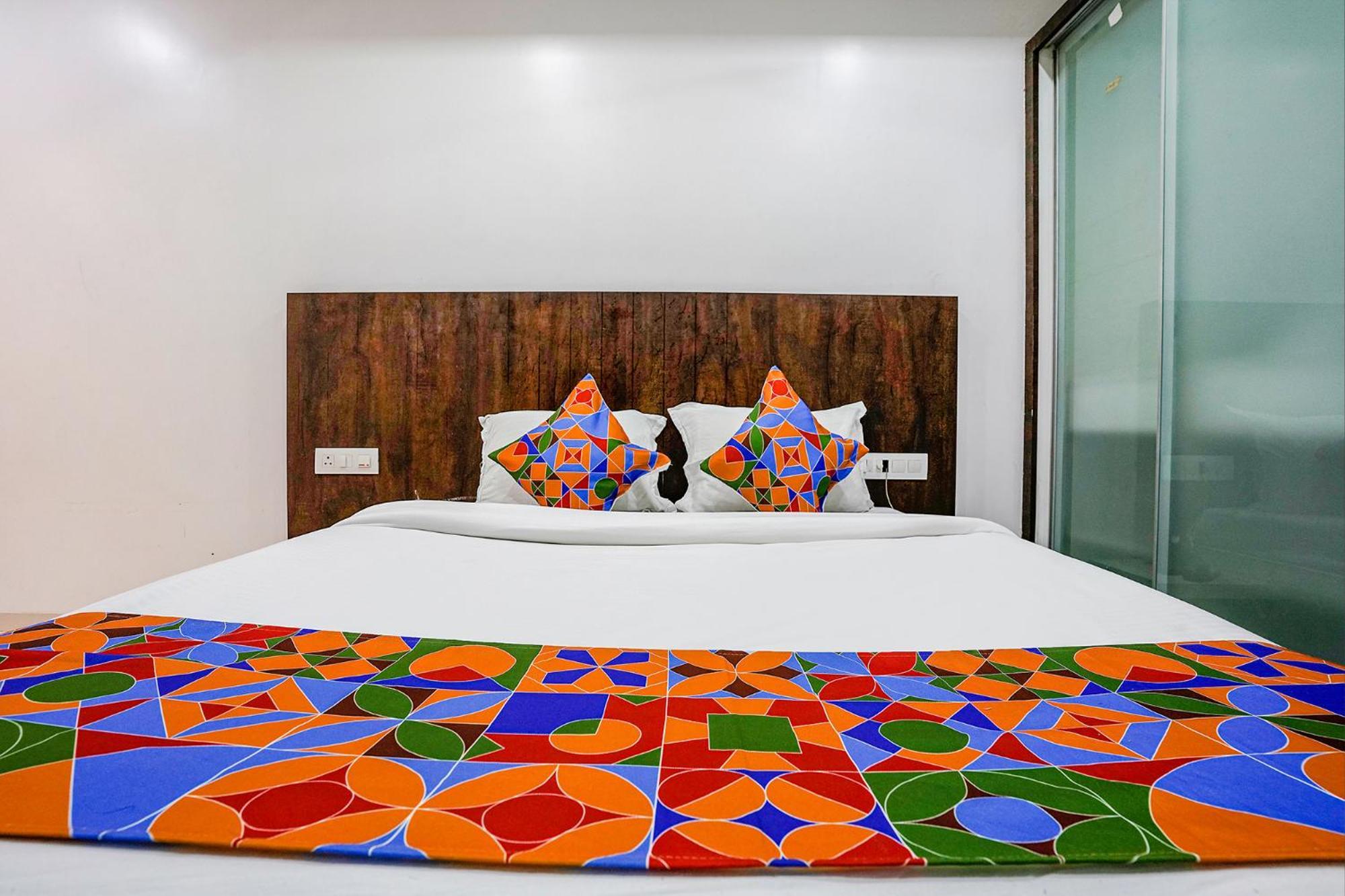Fabhotel Krishna Inn Kashele Ngoại thất bức ảnh