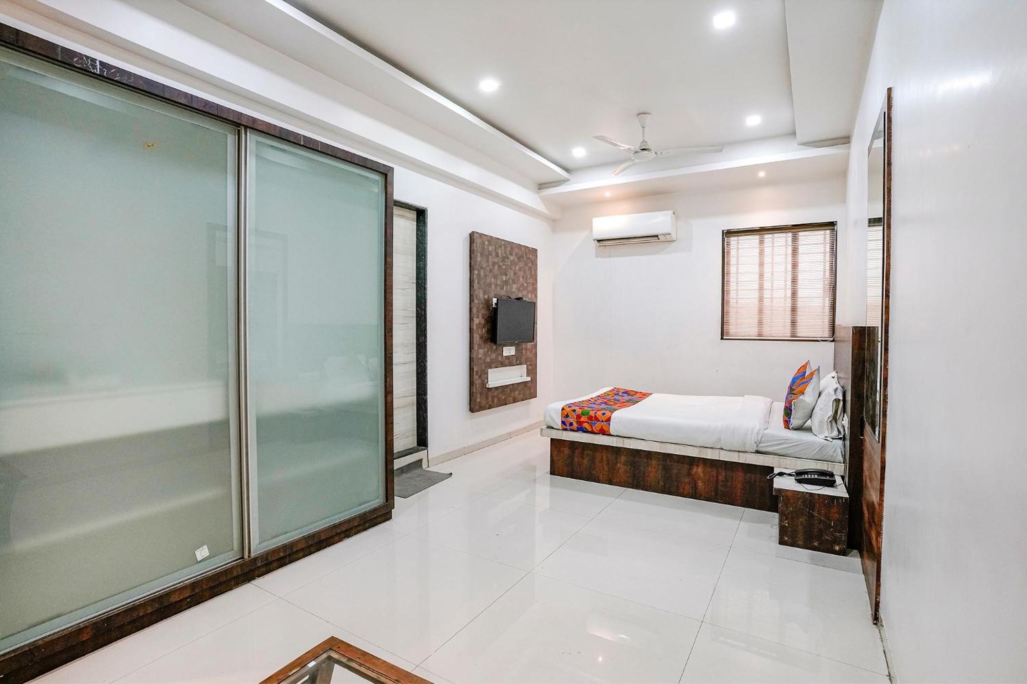 Fabhotel Krishna Inn Kashele Ngoại thất bức ảnh